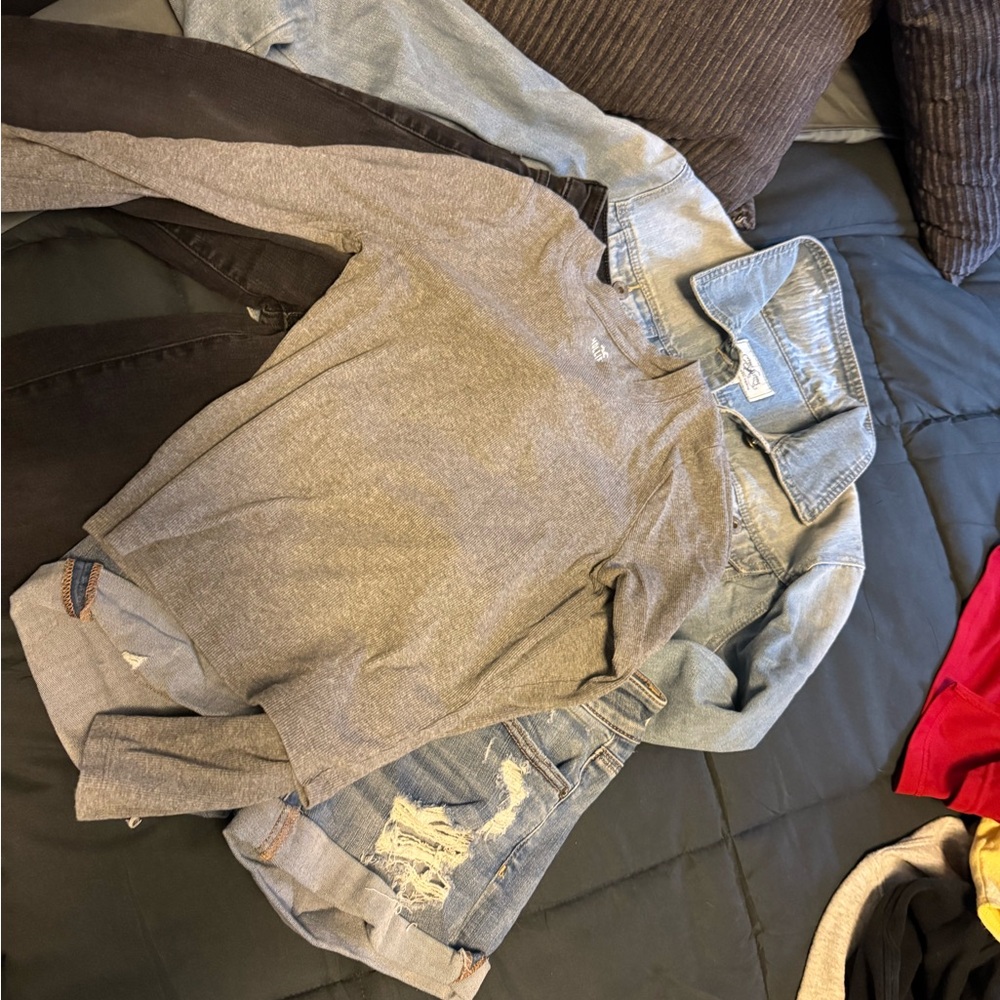 Hollister Bundle-Jean jacket , short and jeans and a cute top